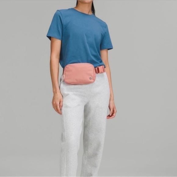 Lululemon Pink Pastel Everywhere Belt Bag 1L - SOLD OUT ON WEBSITE - Picture 11 of 14